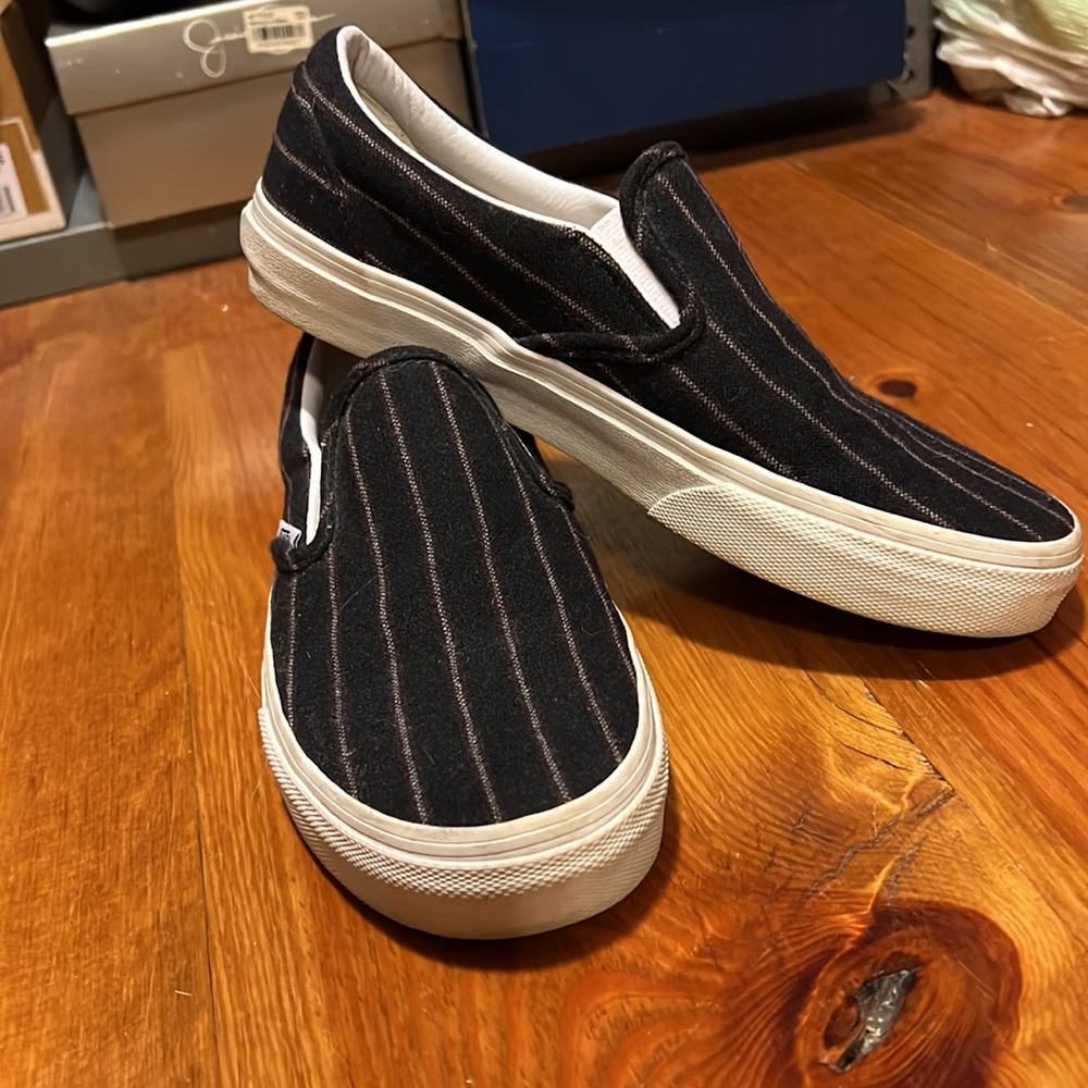 Vans - Picture 2 of 5
